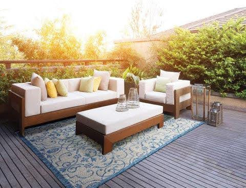 choose an outdoor rug for your porch or patio