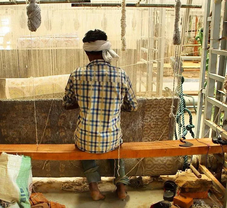 Rugs 101: Quality and Construction of Handknotted Rugs