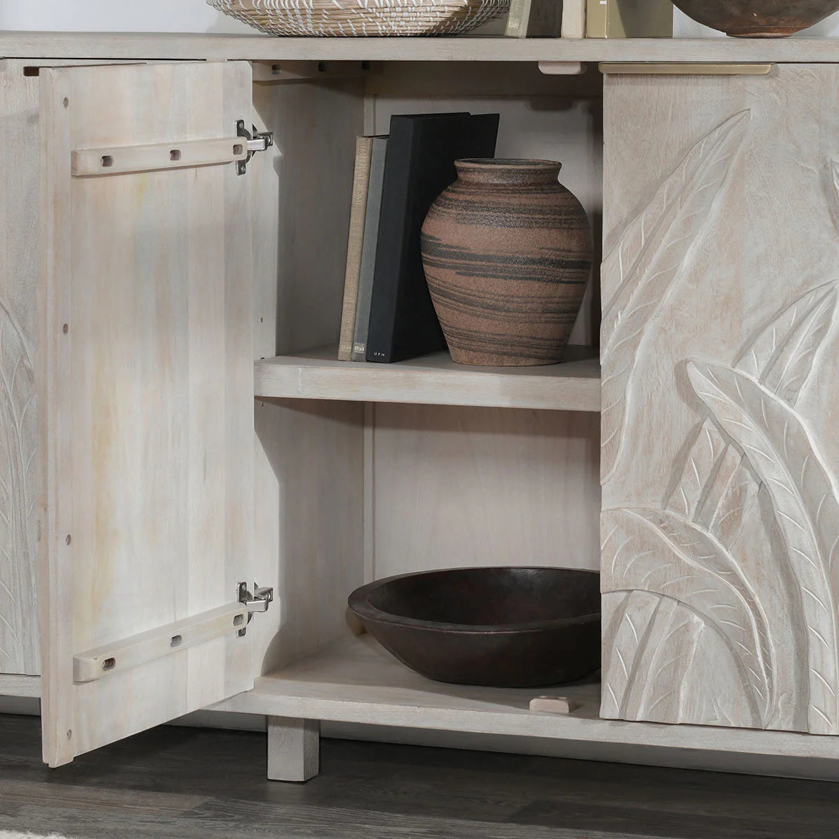 Ledro Mango Wood 4Dr Cabinet White Wash