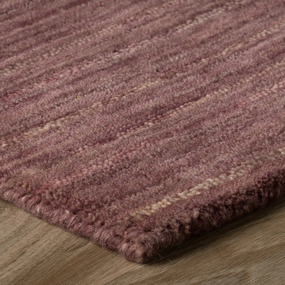 Rafia RF100 Plum Rug