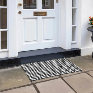 Hinton HN1 Black Rug