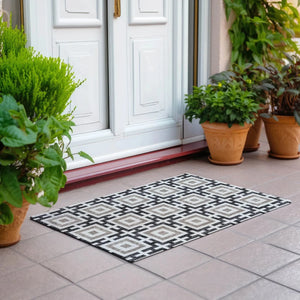 Marlo MO1 Black Rug