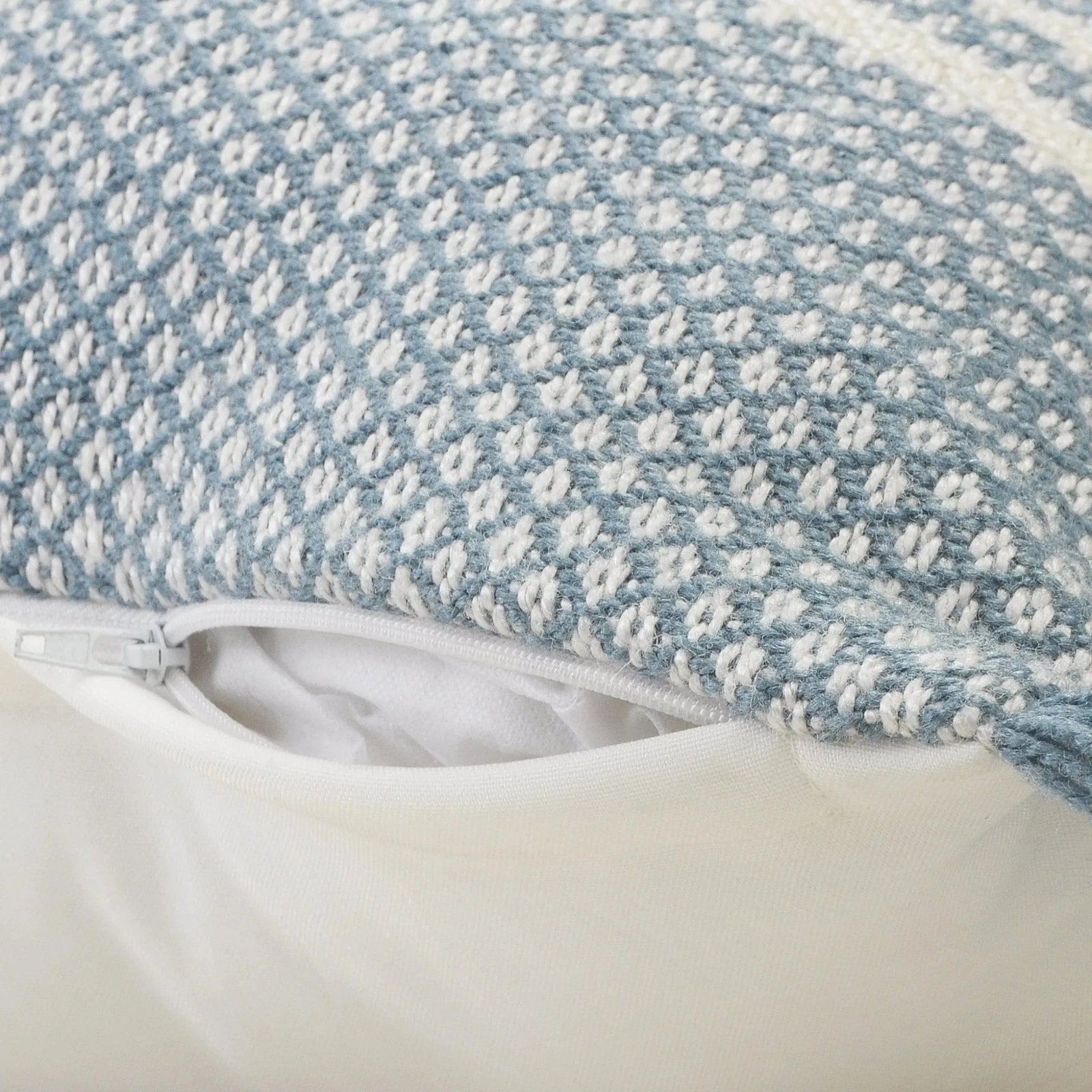 Atlantis Lr07592 Blue/White Pillow