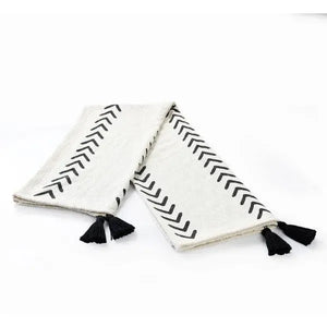 Avant-garde 80203BKN Black/Natural Throw Blanket