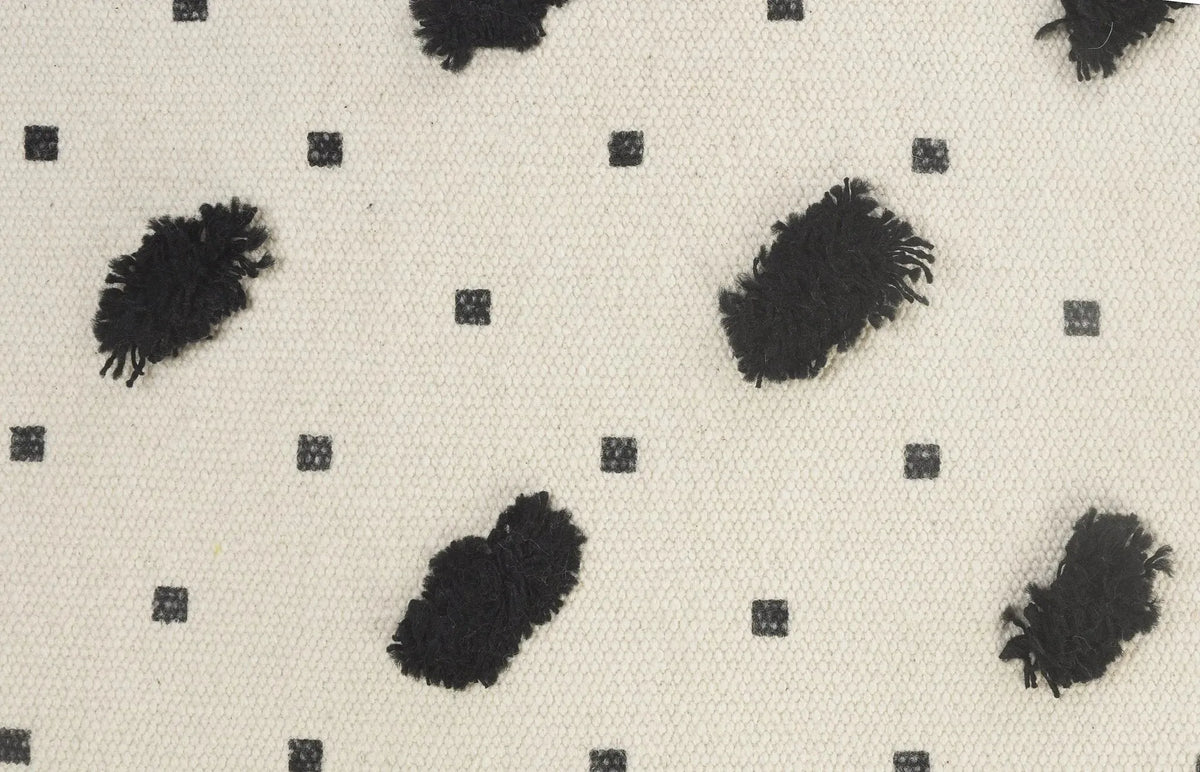 Avant-Garde Lr07538 Cream/Black Pillow