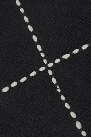 Avant-Garde Lr07543 White/Black Pillow