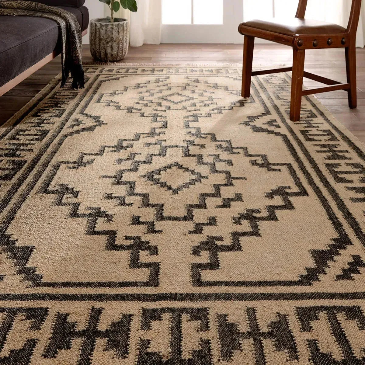 Bedouin BD24 Light Beige/Deep Black Rug