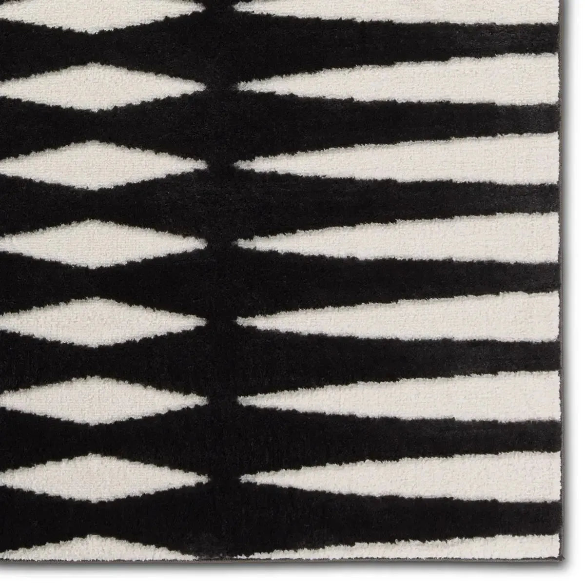 Calix CNU01 Black/White Rug