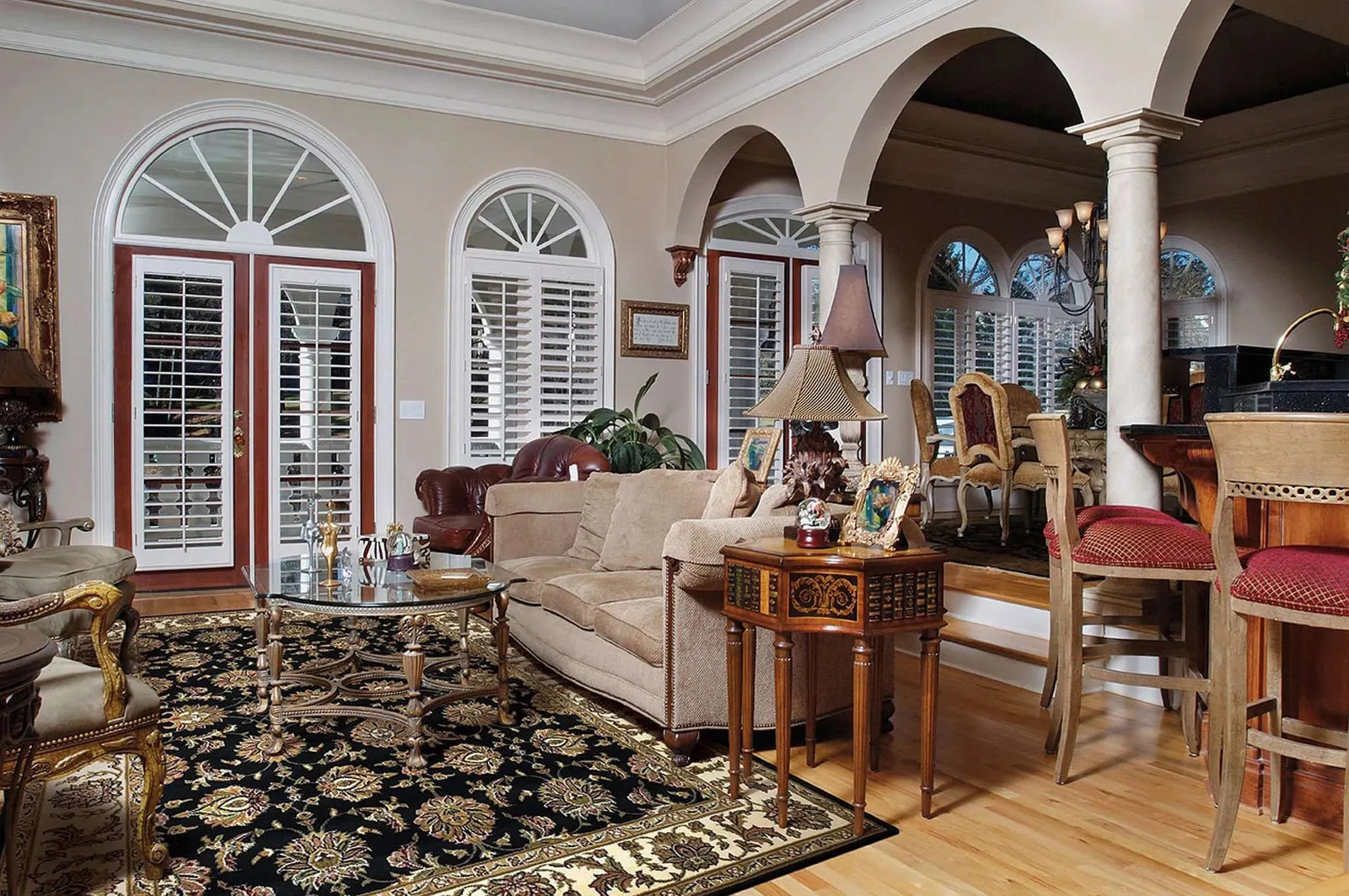 Cambridge 7313 Kashan Black/Ivory Rug