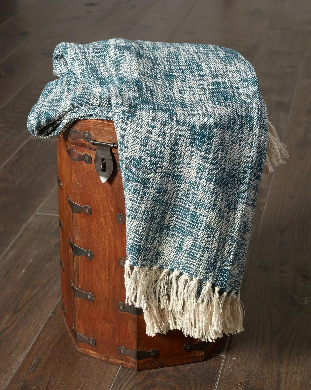 Chambray Ways LR81186 Throw Blanket