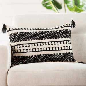 Cosmic By Nikki Chu Cnk30 Fala Cream/Black Pillow