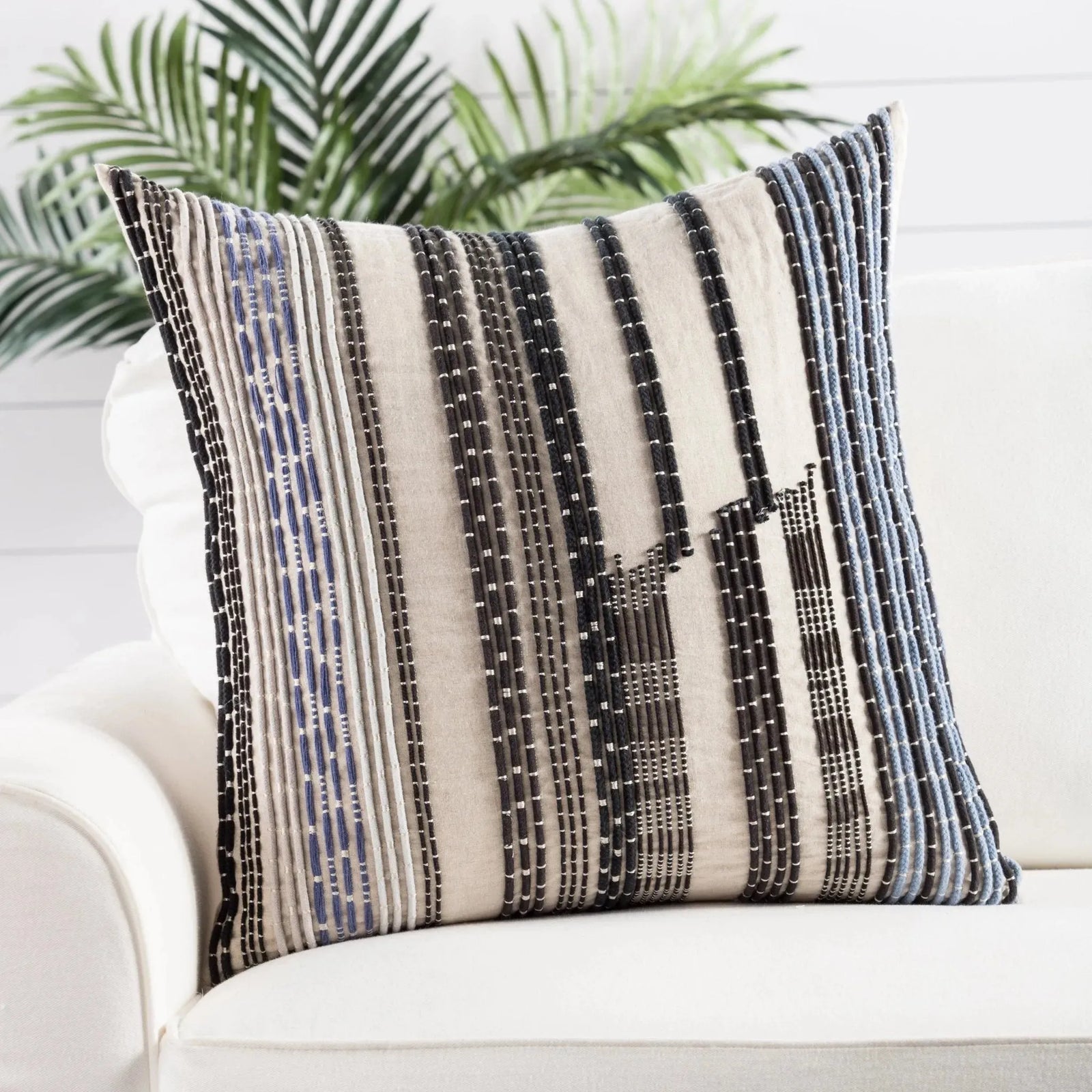 Cosmic By Nikki Chu CNK32 Nova Cream/Black Pillow