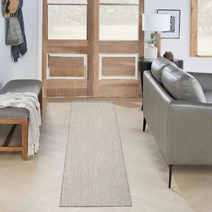 Courtyard COU01 Ivory/Silver Rug