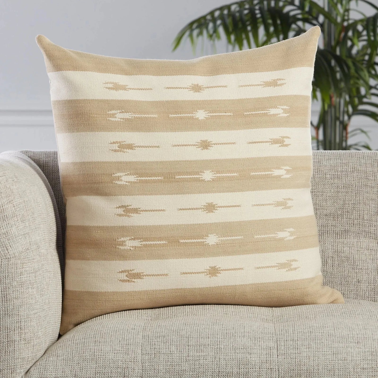 Emani Emn02 Vanda Taupe/Cream Pillow