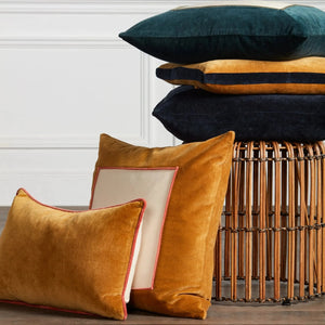 Emerson Ems13 Hendrix Gold Cream Pillow