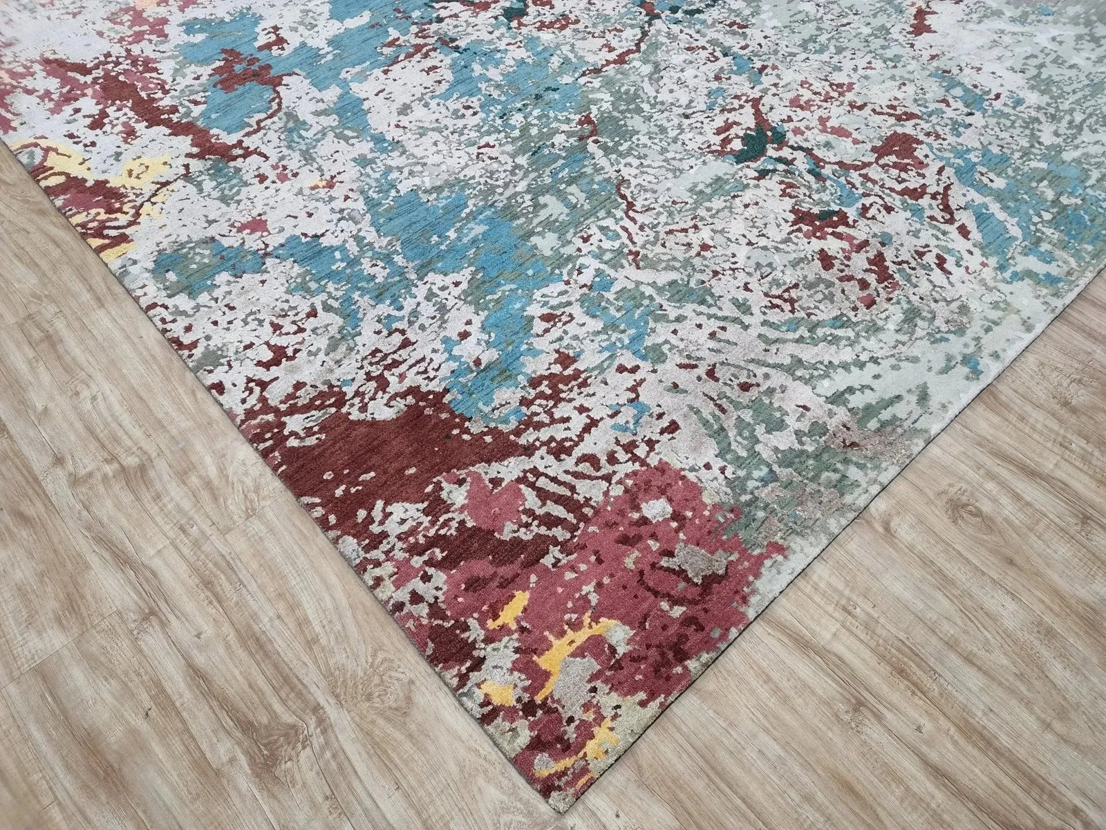Faire 2209 Light Blue/Red Rug