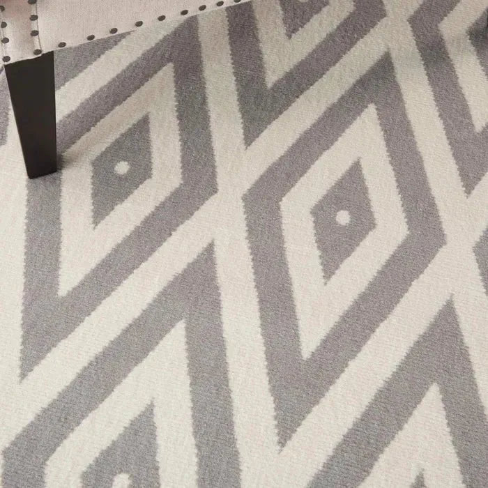 Grafix GRF18 White/Grey Rug