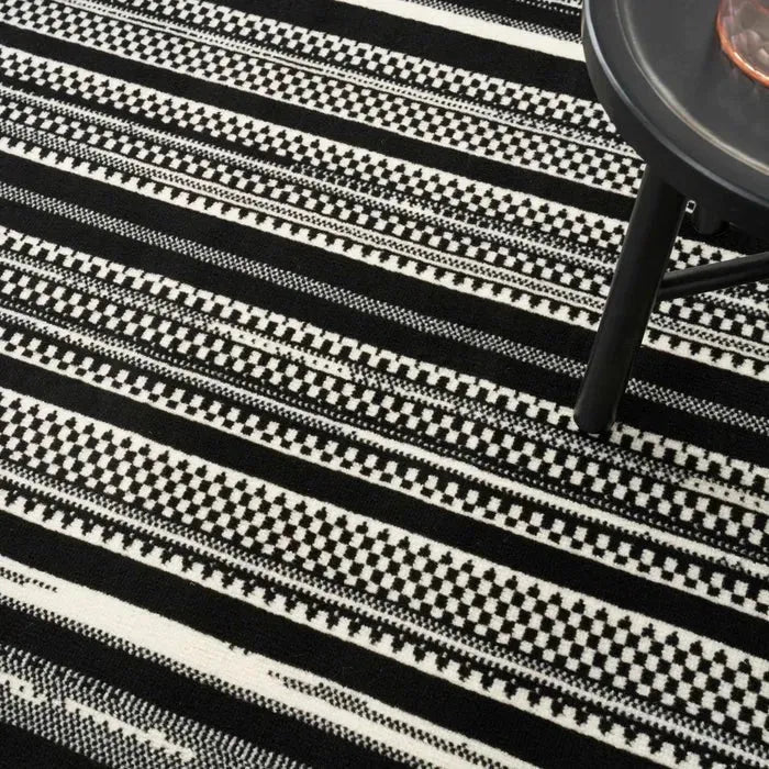 Grafix GRF41 Black/White Area Rug