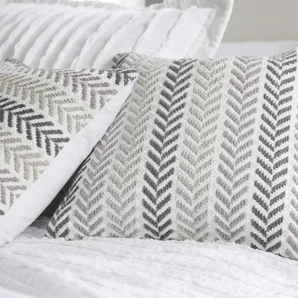 Grayscale Chevron LR07253 Throw Pillow