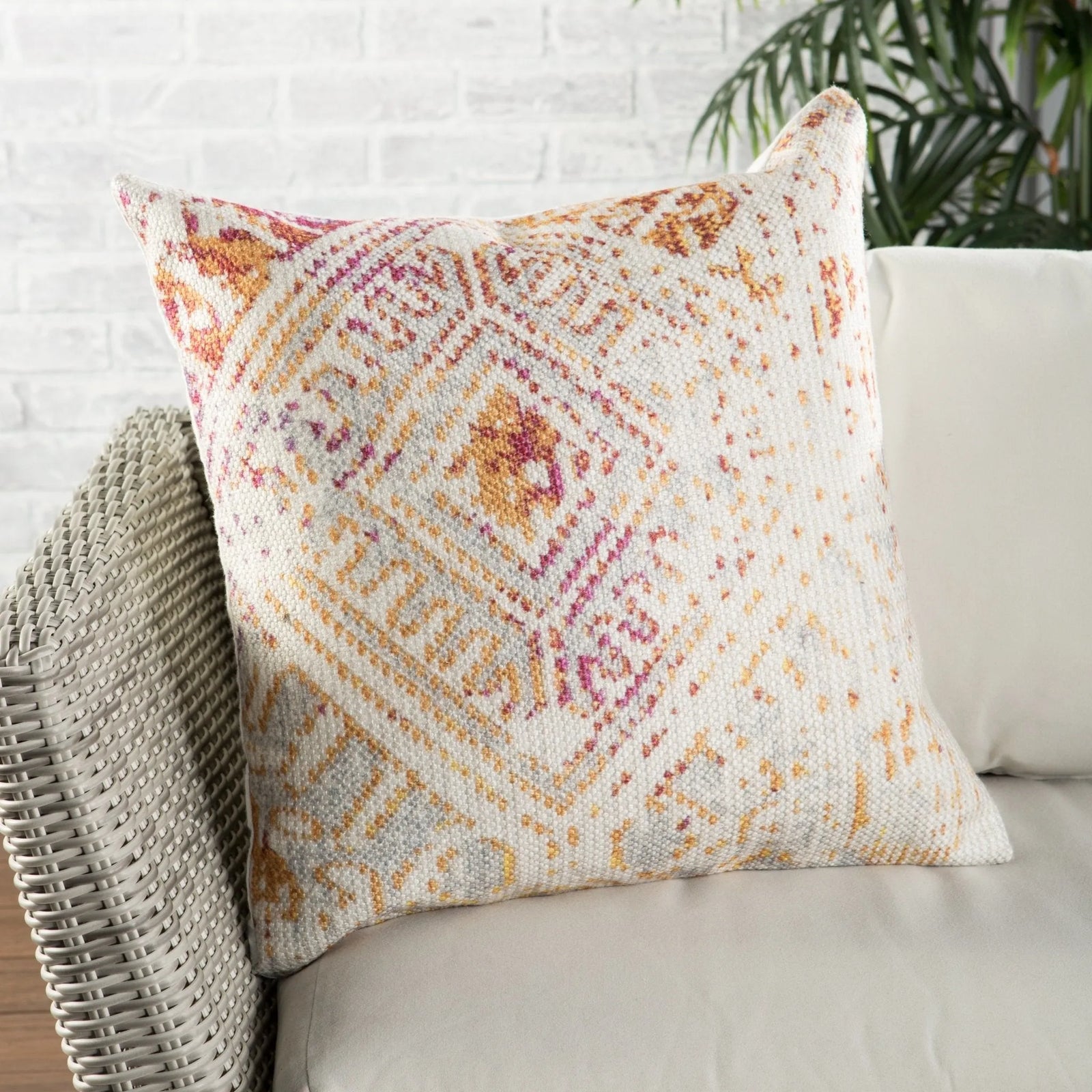 Groove By Nikki Chu Grn05 Siva Pink/Gold Pillow