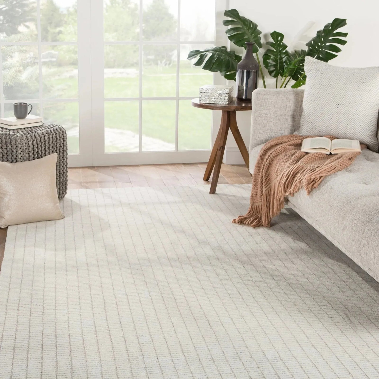 Grove GRV02 Stratton Cream/Taupe Rug