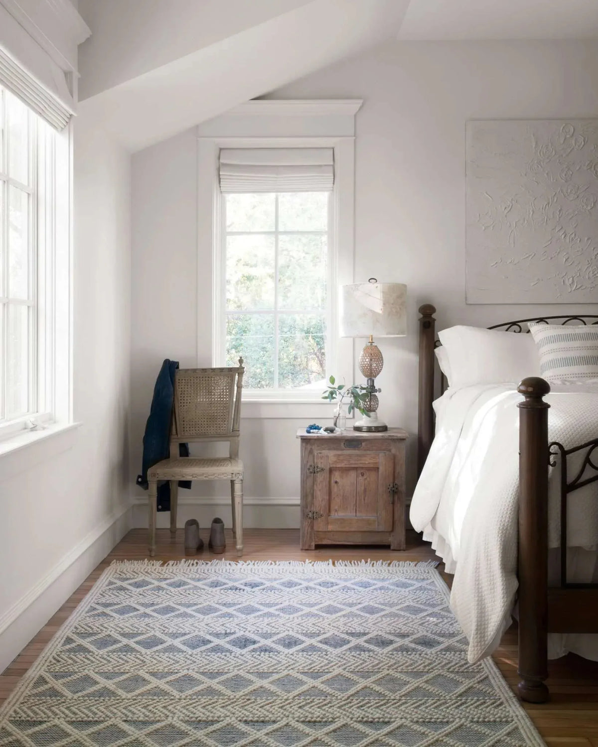 Holloway by Magnolia Home YH-03 Navy/Ivory Rug