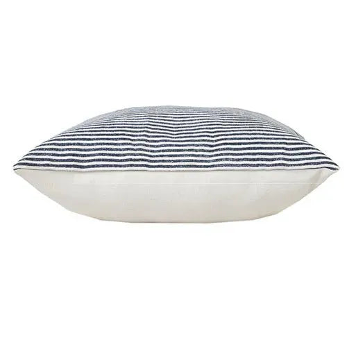 Insignia 07807IGW Insignia White Pillow