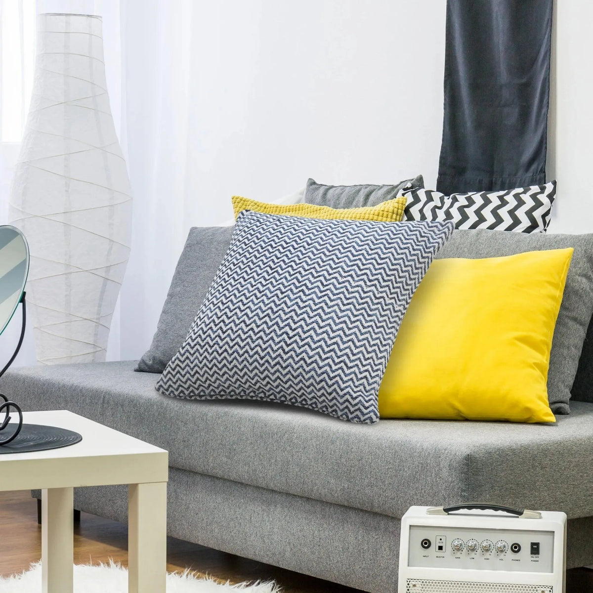 Insignia Lr07645 Blue/White Pillow