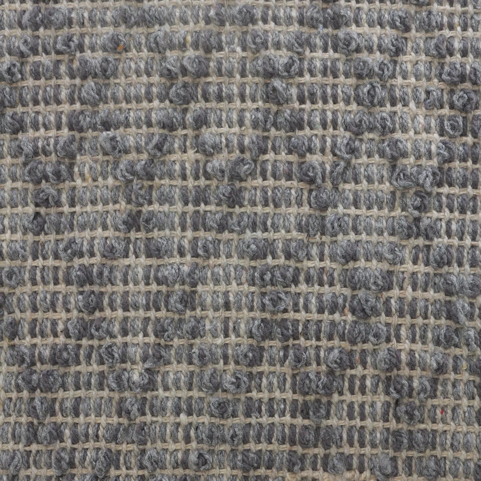 Insignia Lr07648 Gray Pillow