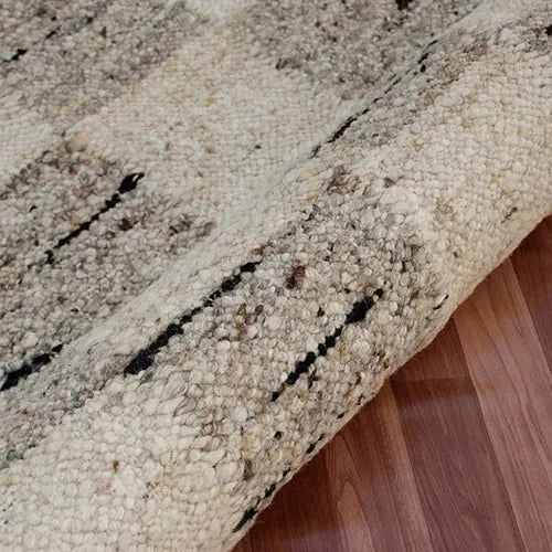 Kingston 82173WBL White/Black Rug