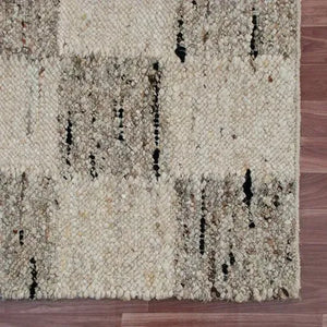 Kingston 82173WBL White/Black Rug