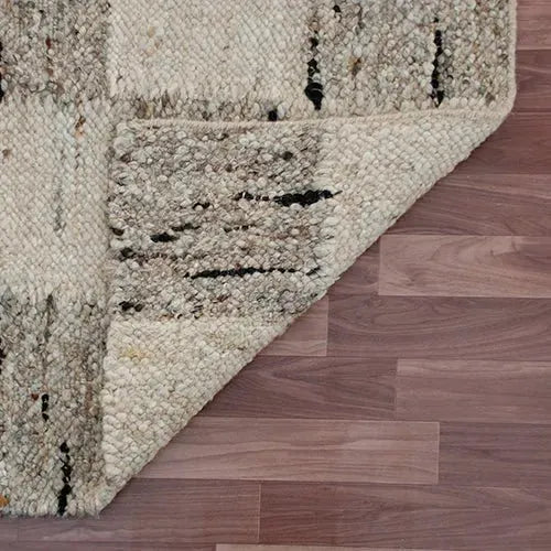 Kingston 82173WBL White/Black Rug