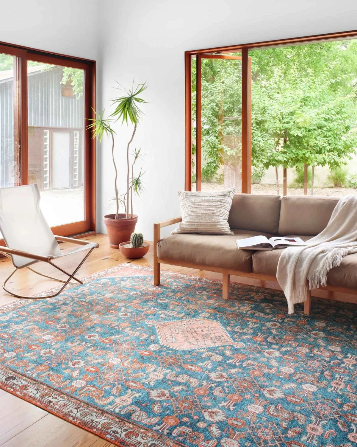 Layla Lay-10 Marine/Clay Rug