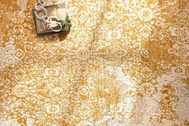 Lindsay LIS-01 Gold/Antique White Rug