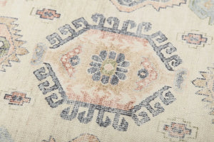 Loloi Lpf0022 Ivory/Multi Pouf