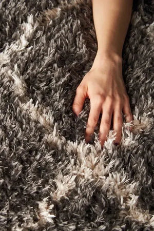 Luxe Shag LXS02 Charcoal/Beige Rug