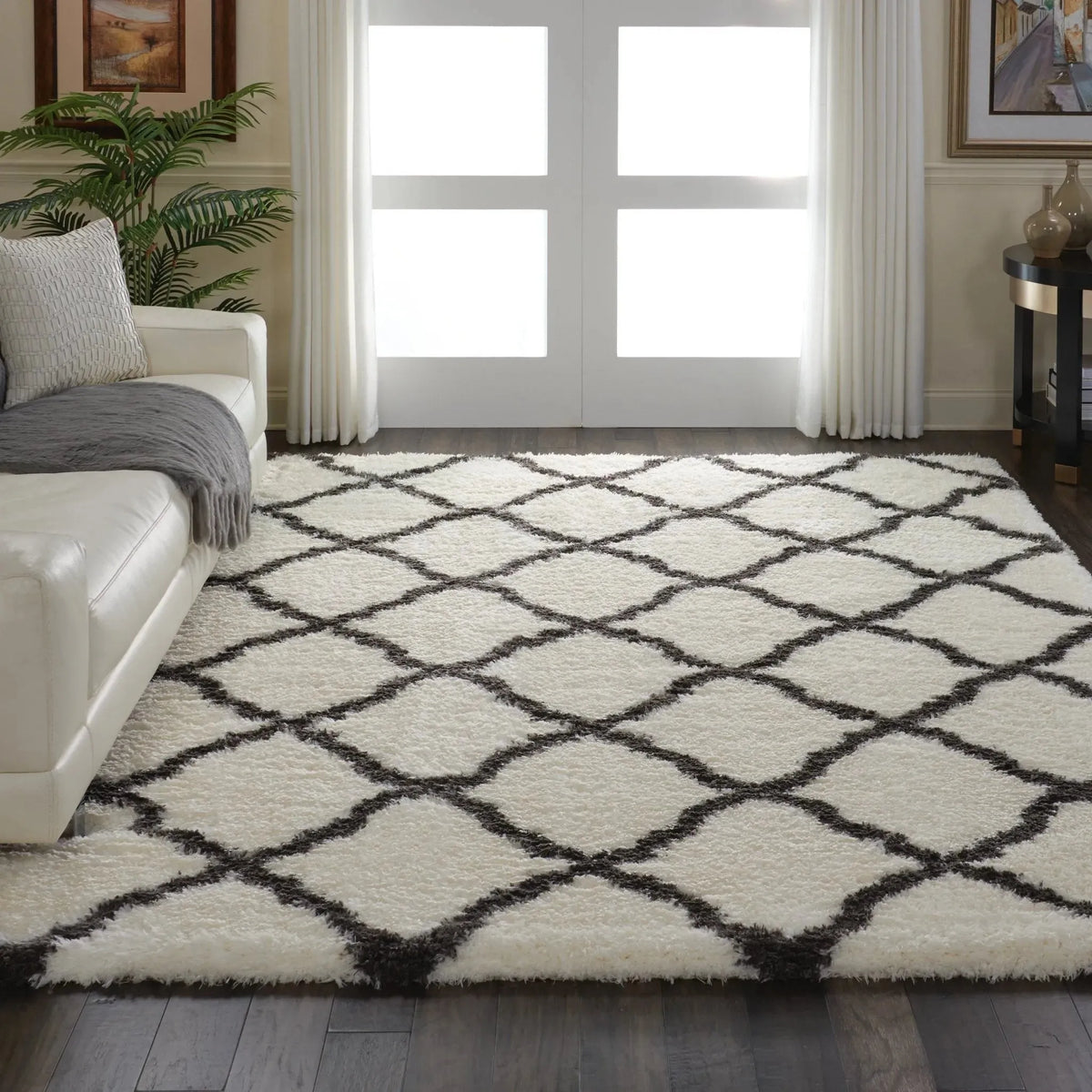 Luxe Shag LXS02 Ivory/Charcoal Rug