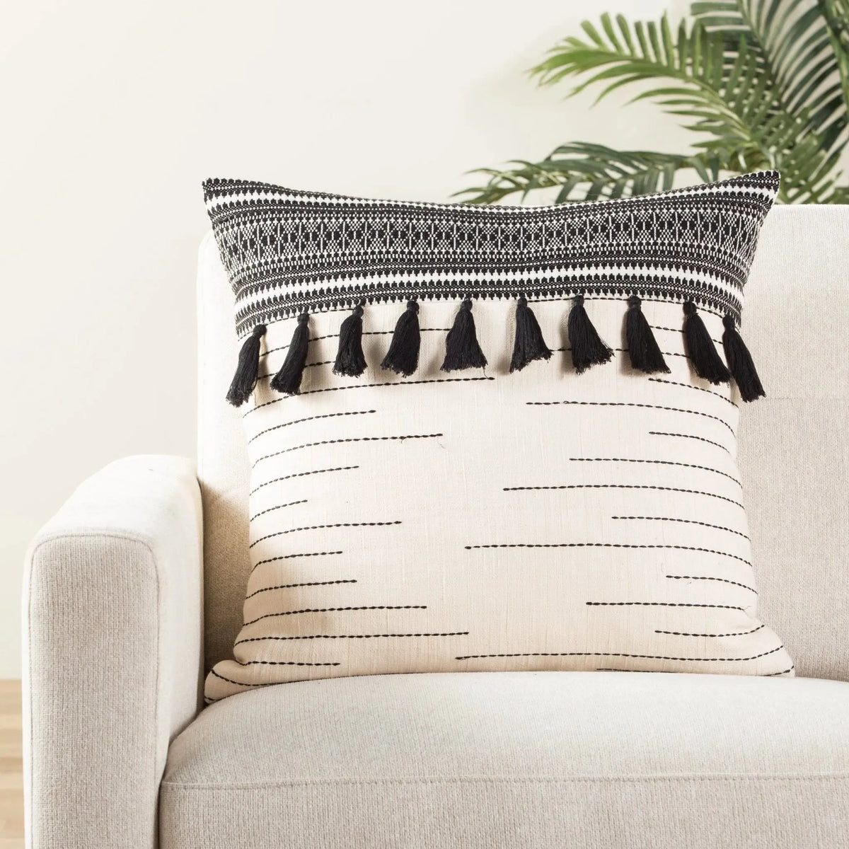 Mercado Mco04 Palace Black/Ivory Pillow