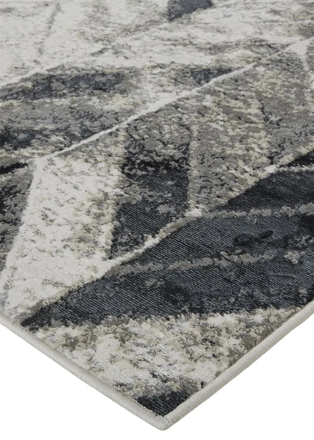 Micah 3048F Silver/Black Rug