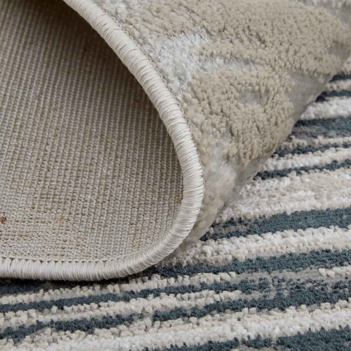 Micah 69439LRF Black/Silver Rug