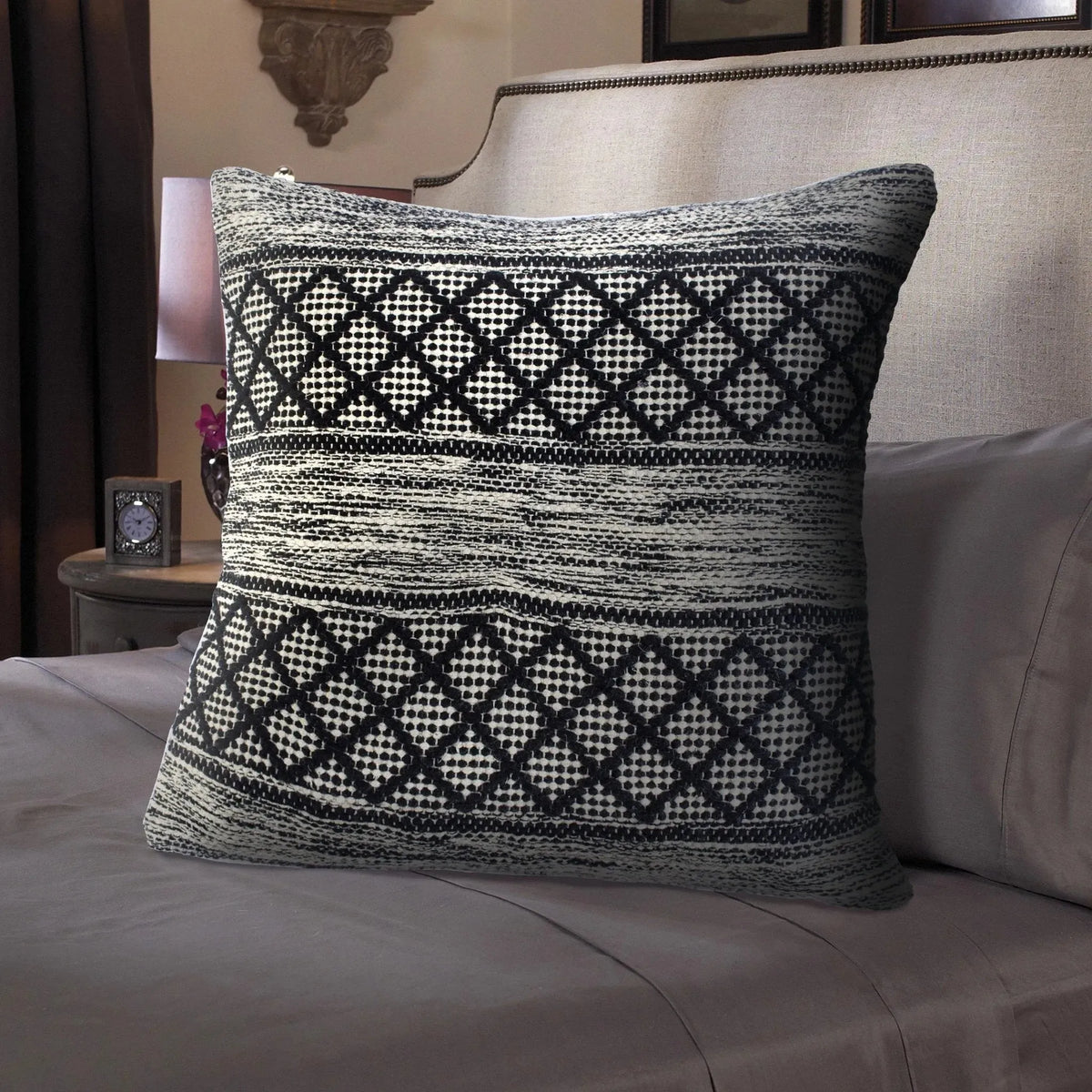 Mindy Lr07616 Gray/Black Pillow