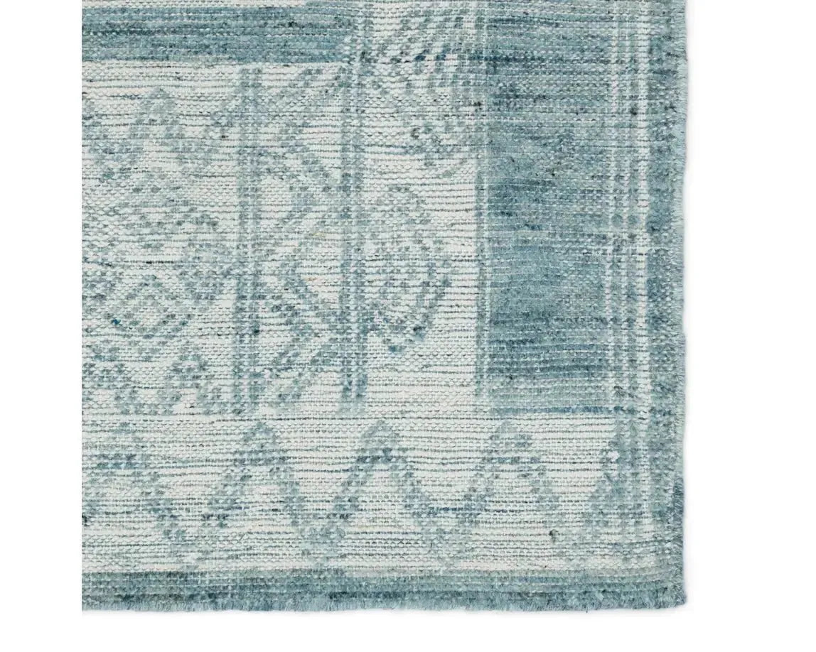 Monarch MNR02 Sky Blue/Ivory Rug