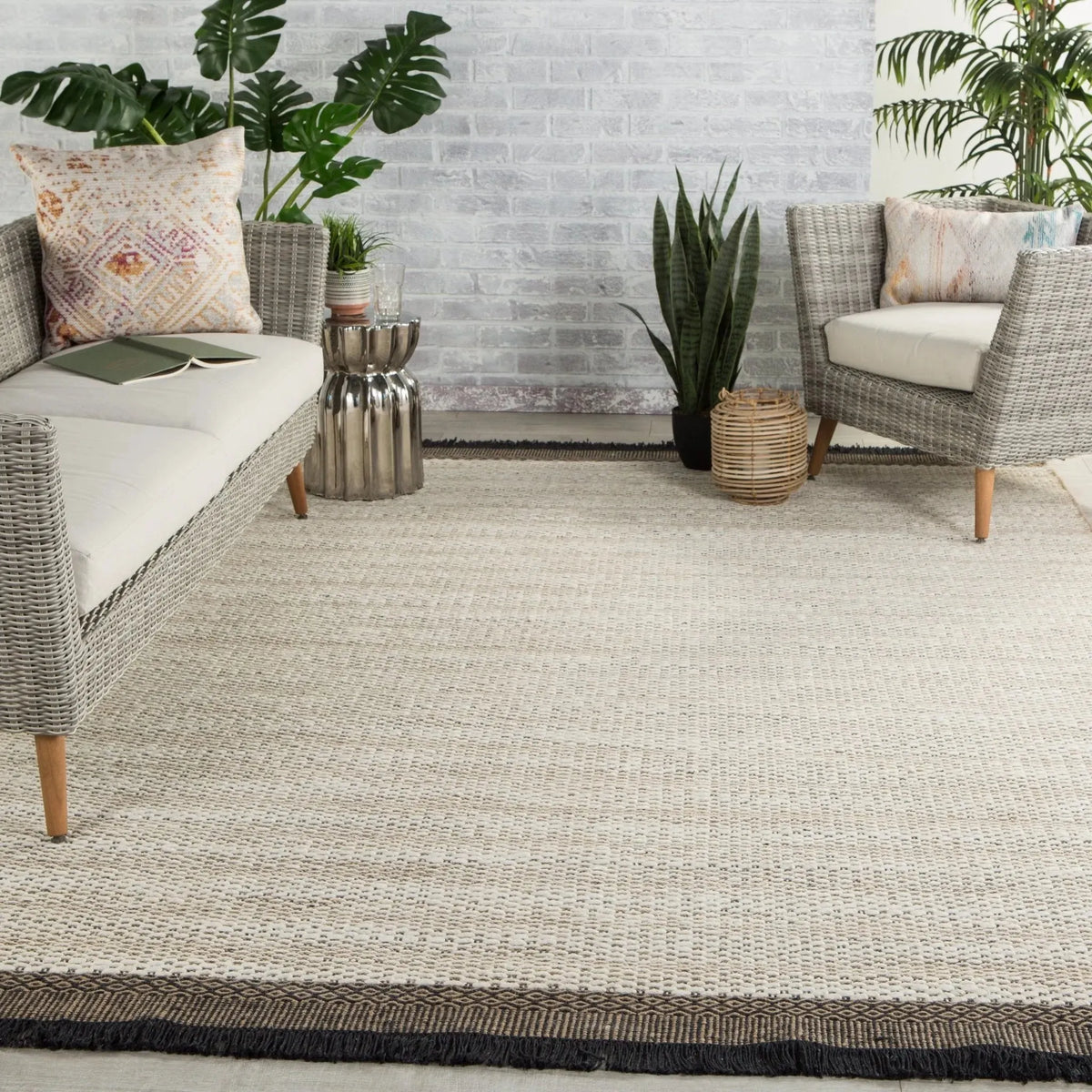 Mosaic Mos02 Saanvi White/Black Rug