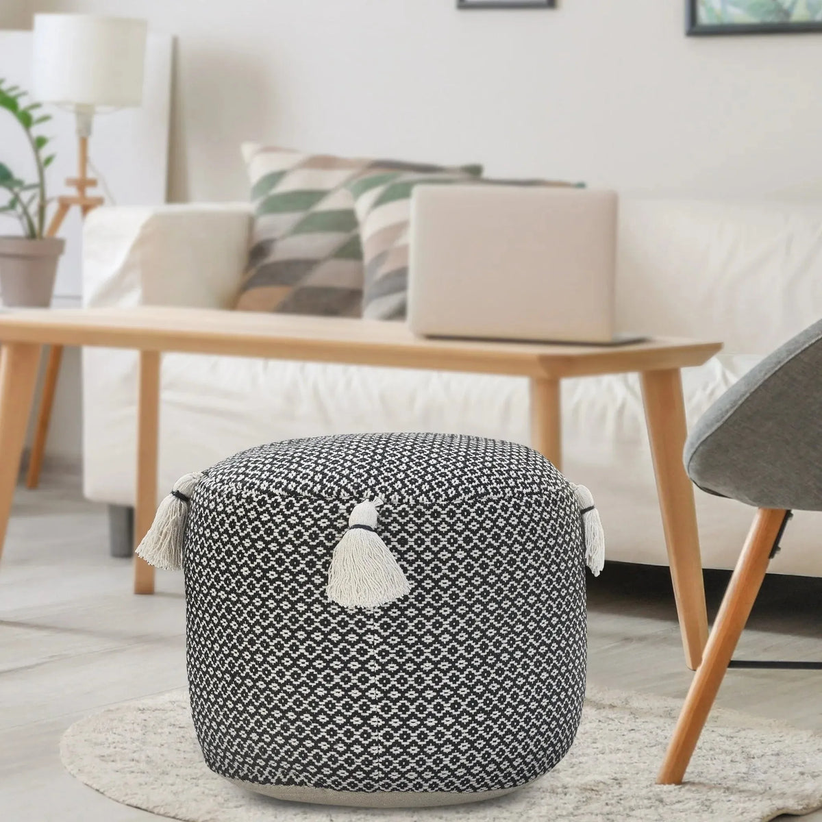 Natural Lr34032 Black/White Pouf