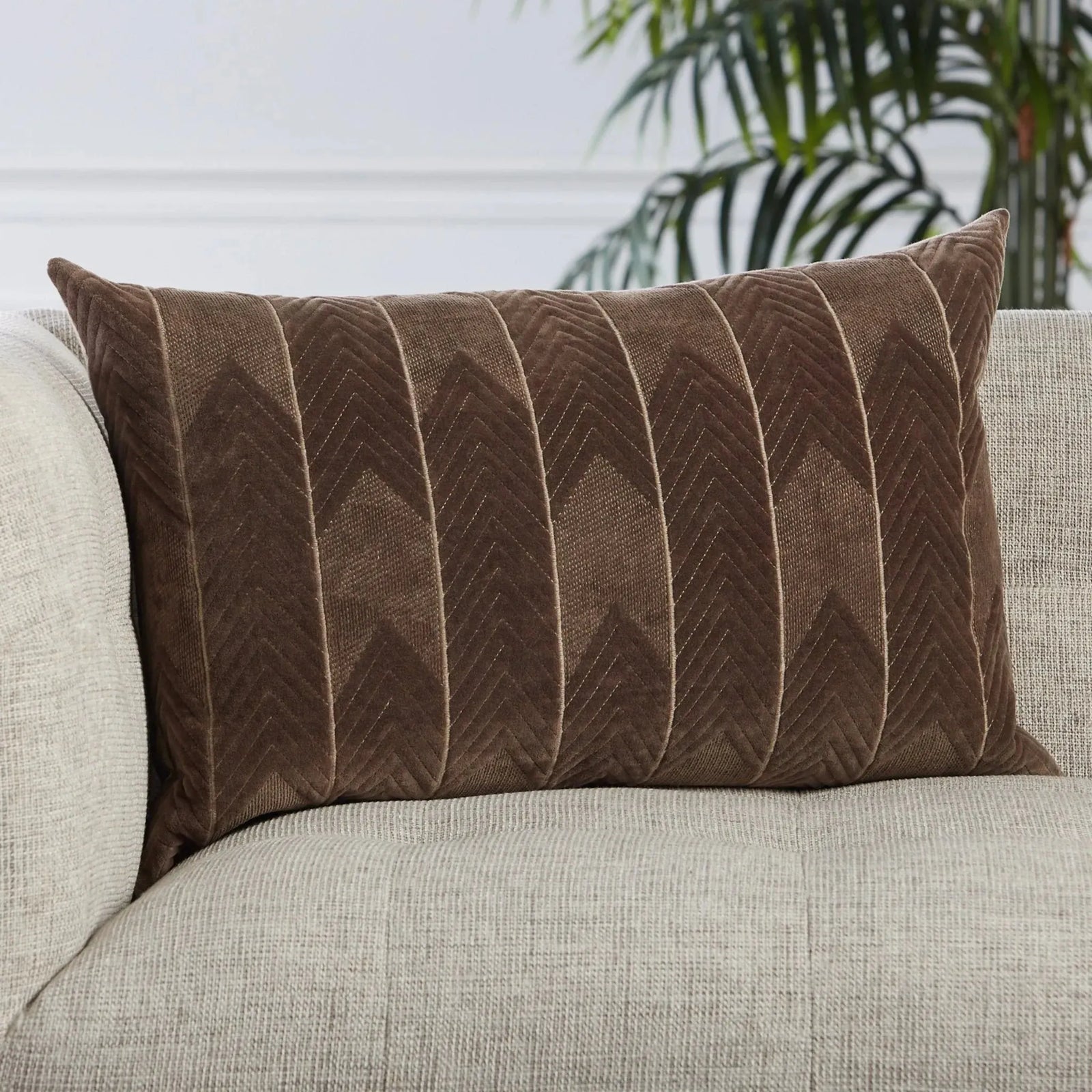 Nouveau Nou24 Bourdelle Dark Taupe Pillow