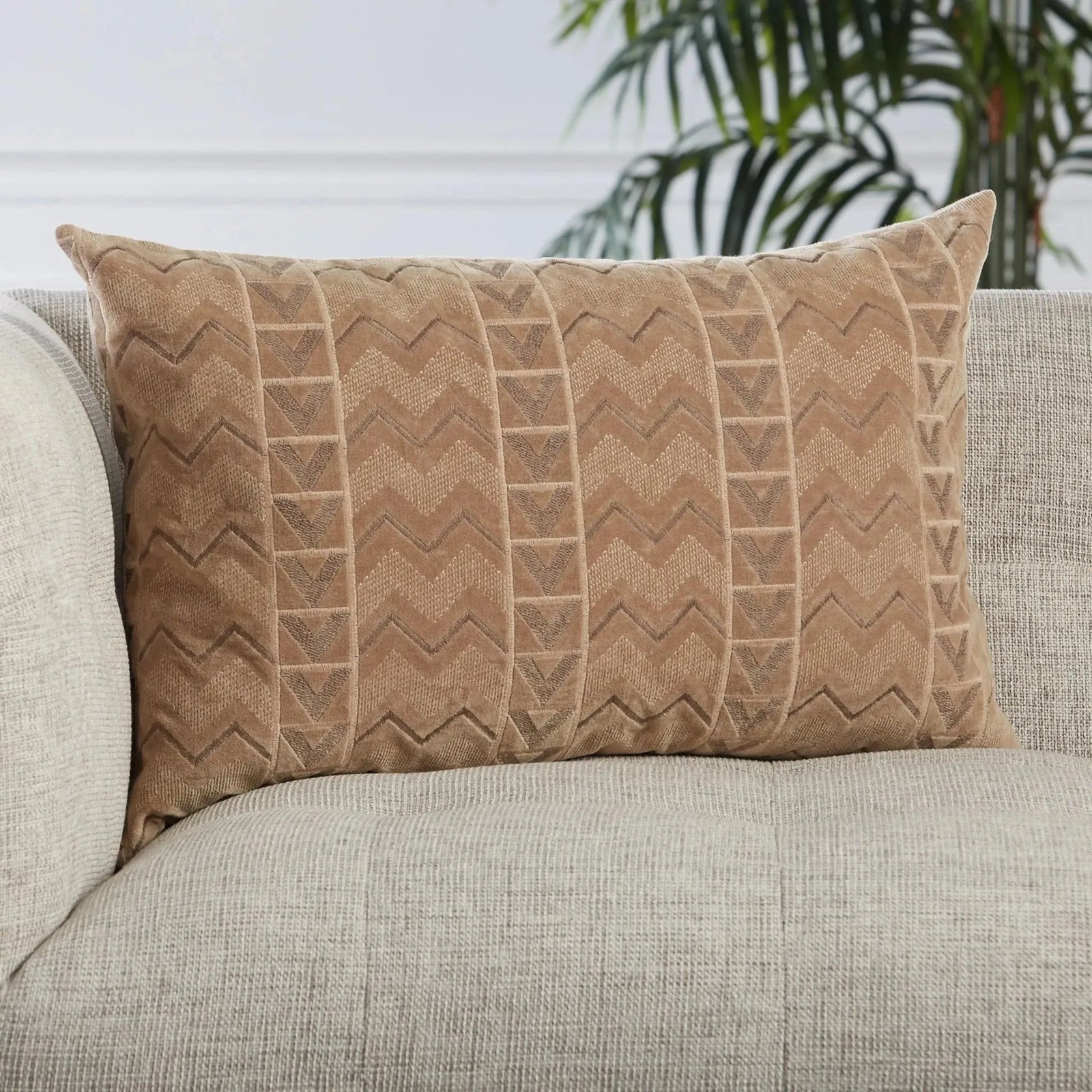 Nouveau Nou28 Janco Beige/Gray Pillow