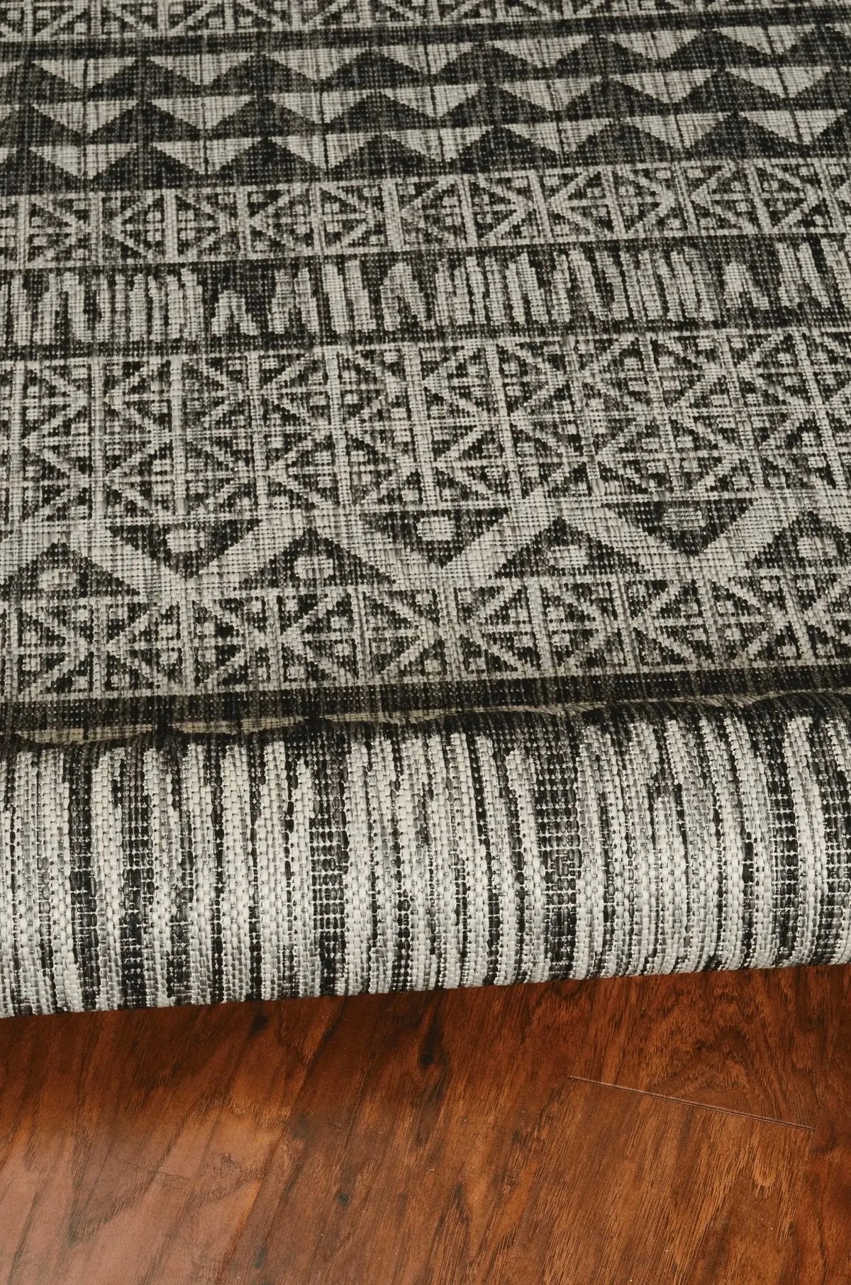 Provo 5761 Tribe Charcoal Rug