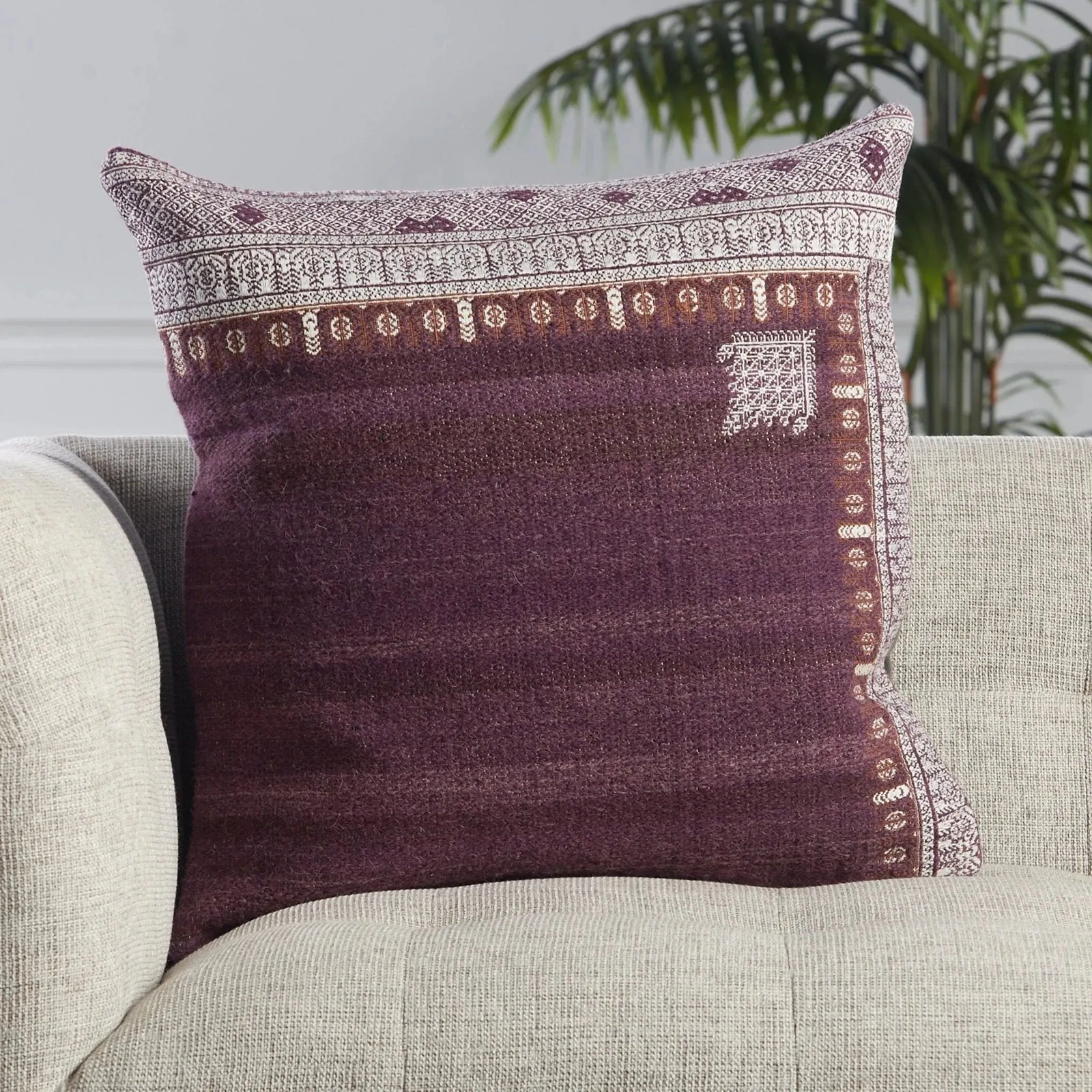 Puebla Pub07 Rania Purple/White Pillow