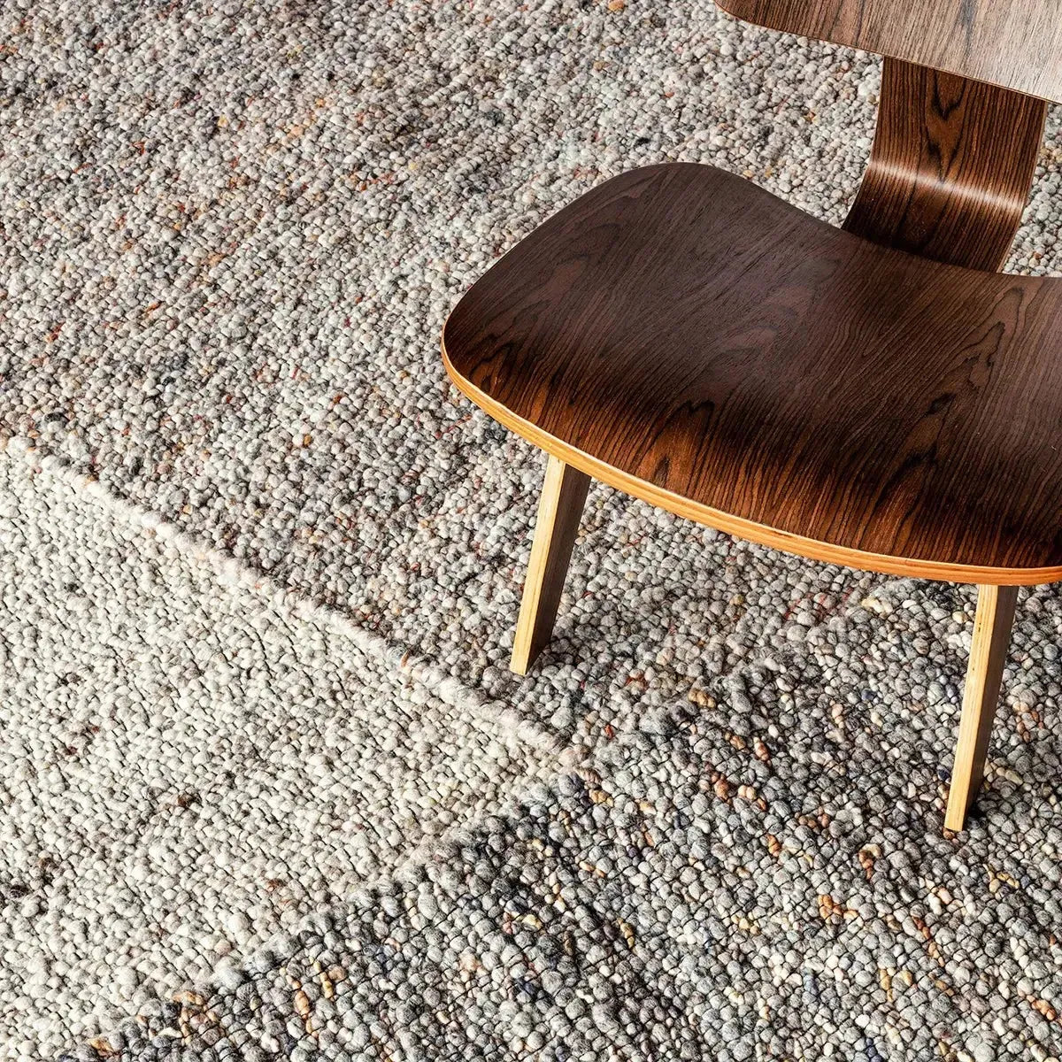 Quiet Time QTM03 Ivory/Brown Rug