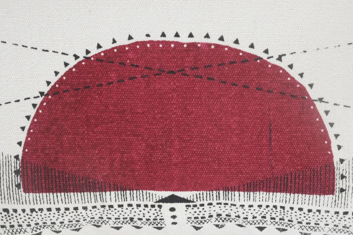 Reflective Sun Geometric Lr07574 Black/Red Pillow